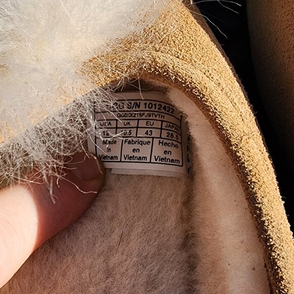 New Ugg Yvett (chestnut) slippers size 12. - Picture 4 of 4